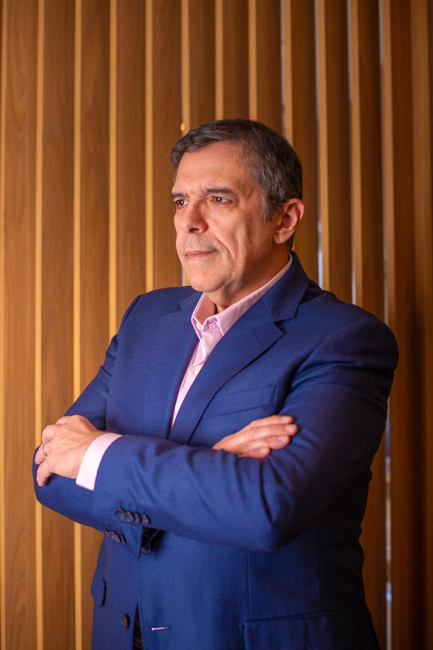 Dr. Ivan Abadesso — Cirurgião Plástico